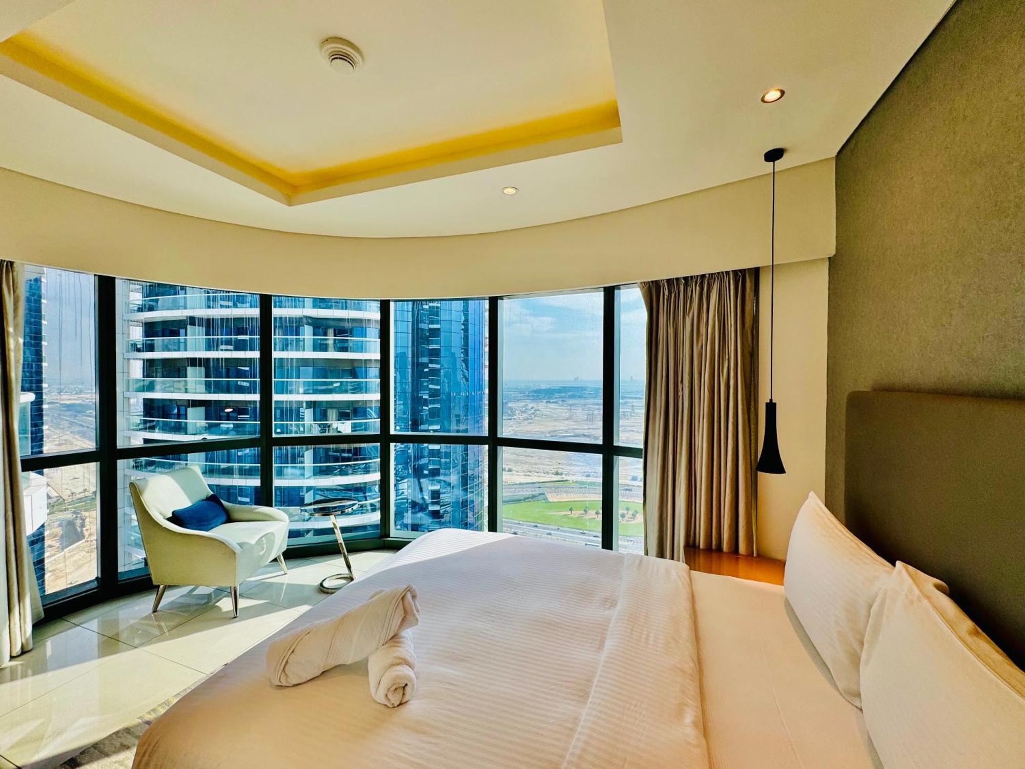 Luxe 3br , Paramount By Damac, Excellent Pool