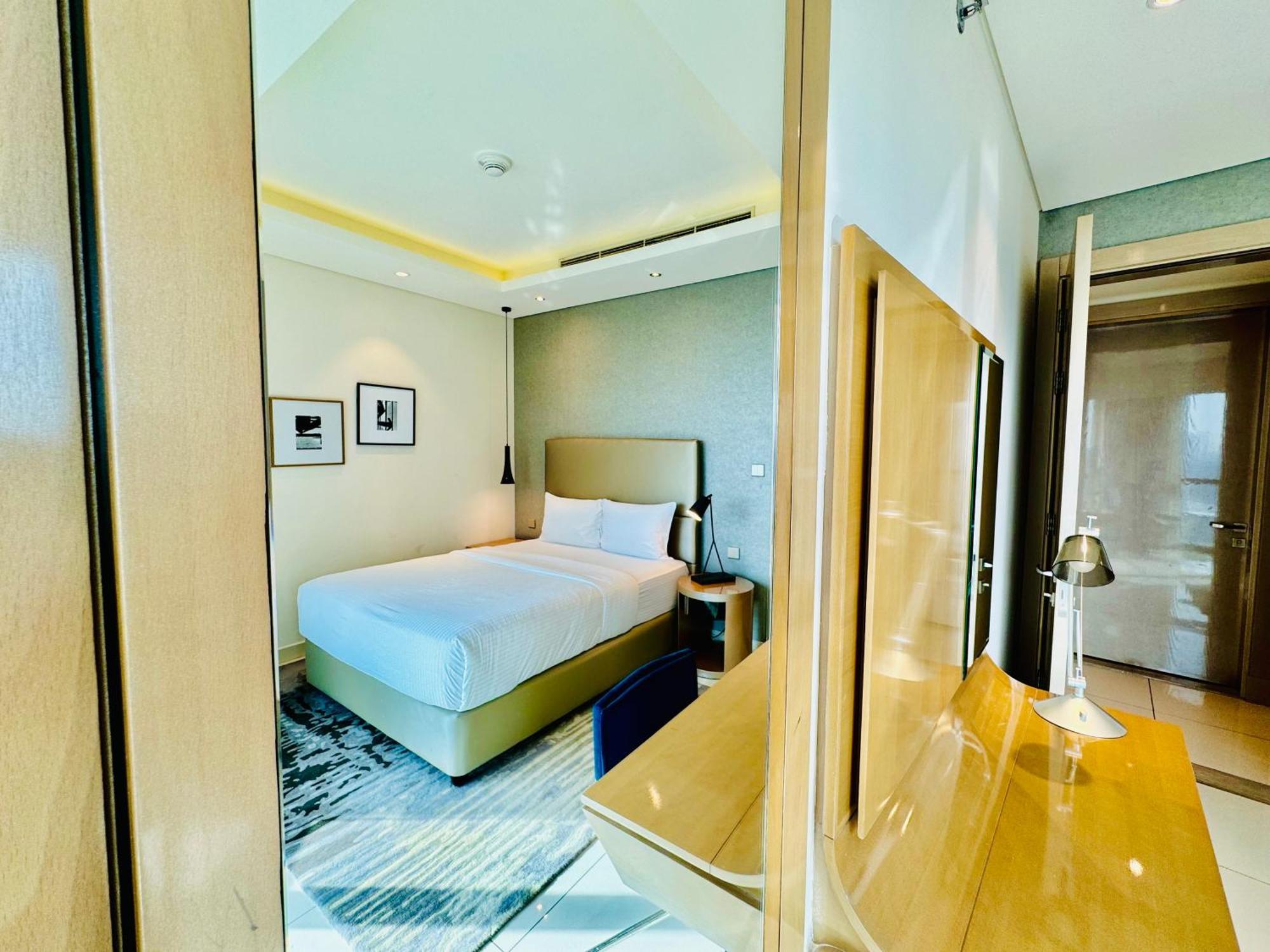 Luxe 3br , Paramount By Damac, Excellent Pool Apartment Dubai